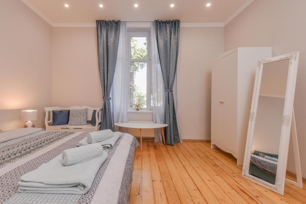 Spacious Vintage 2Br, 2Bath Apartment By Flat Mаnager Sofia Exterior photo