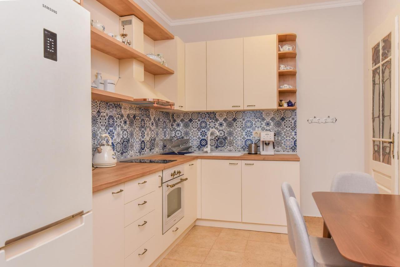 Spacious Vintage 2Br, 2Bath Apartment By Flat Mаnager Sofia Exterior photo